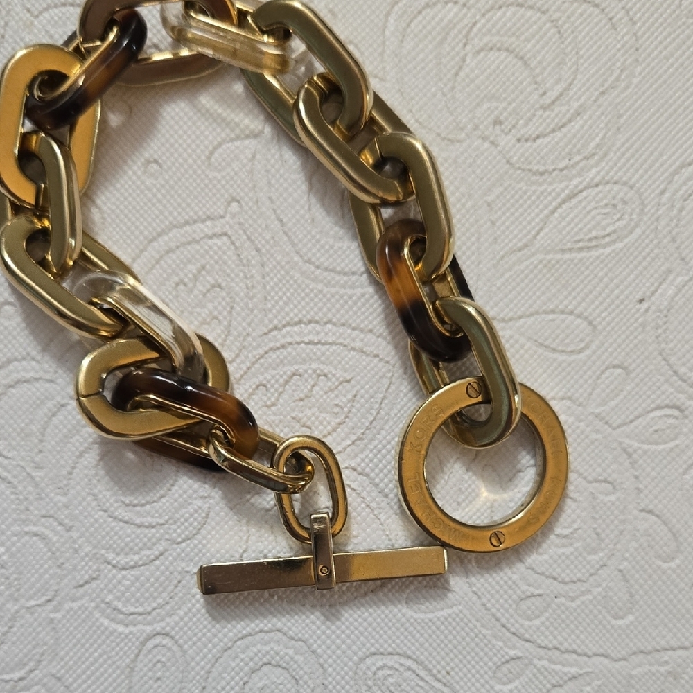 Elegant Gold and Brown Chain Bracelet